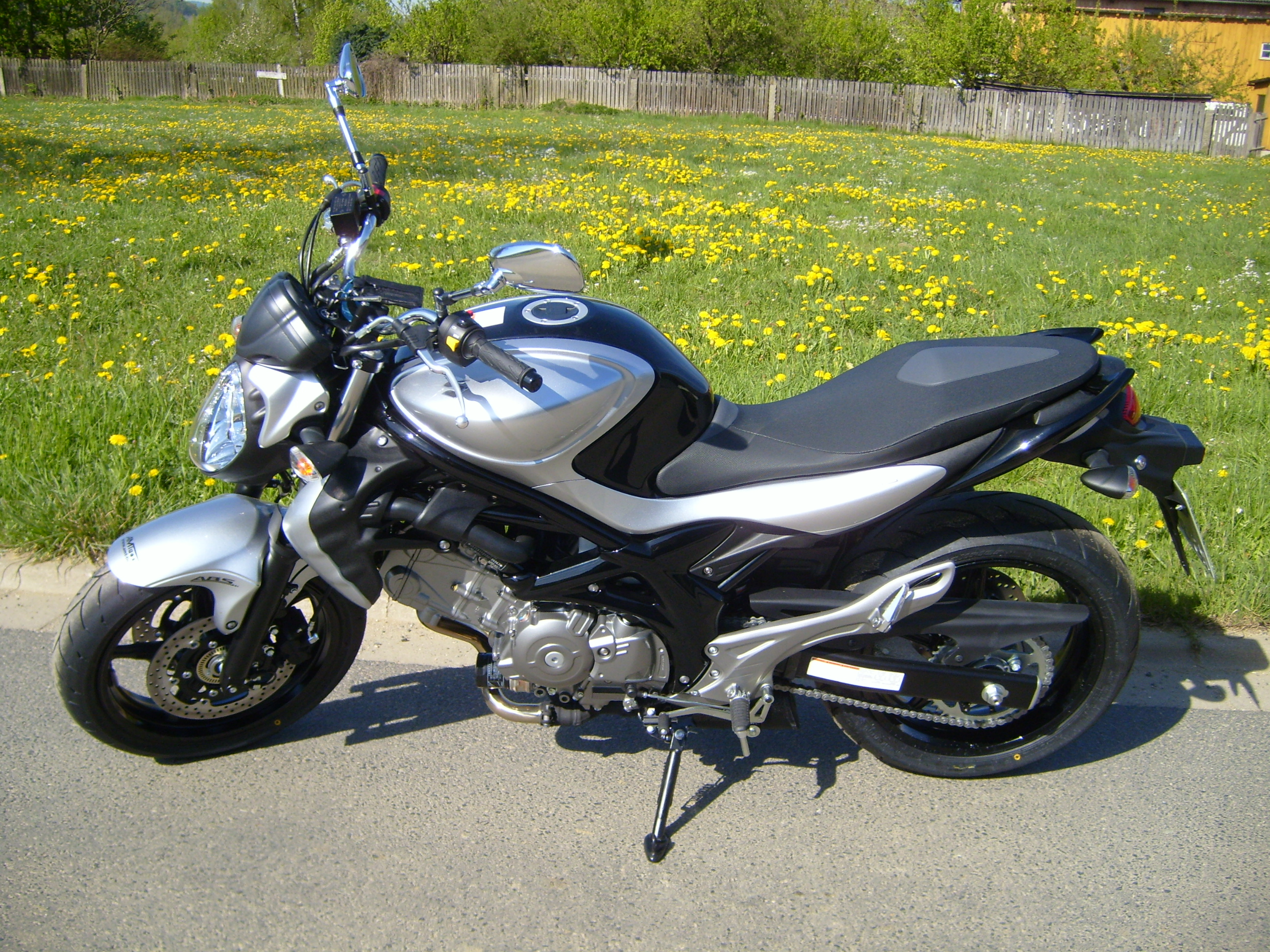 Suzuki Gladius SFV 650