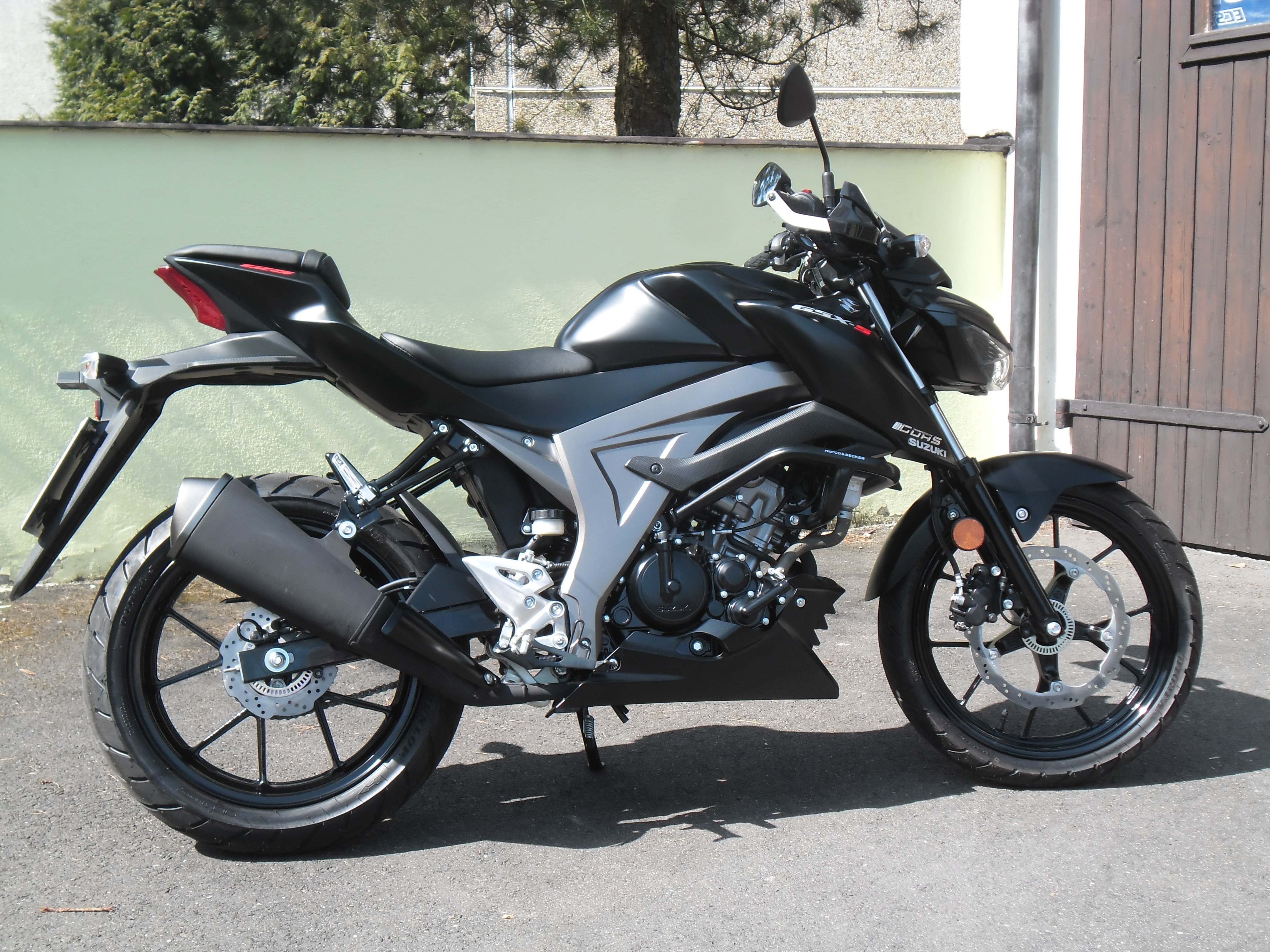 Suzuki GSX 125